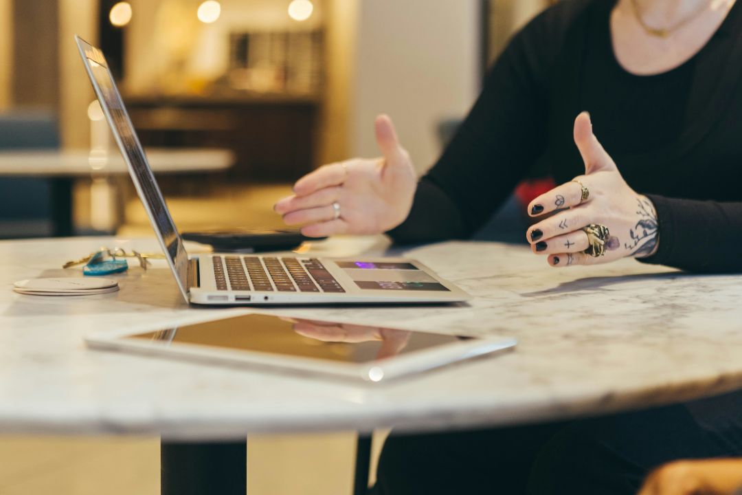 Curso de Etiqueta e Marketing Pessoal